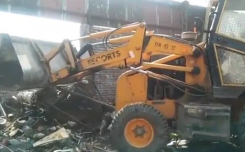 Bulldozer Baba Yogi's tremendous return, Badan Singh Baddo's black property destroyed
