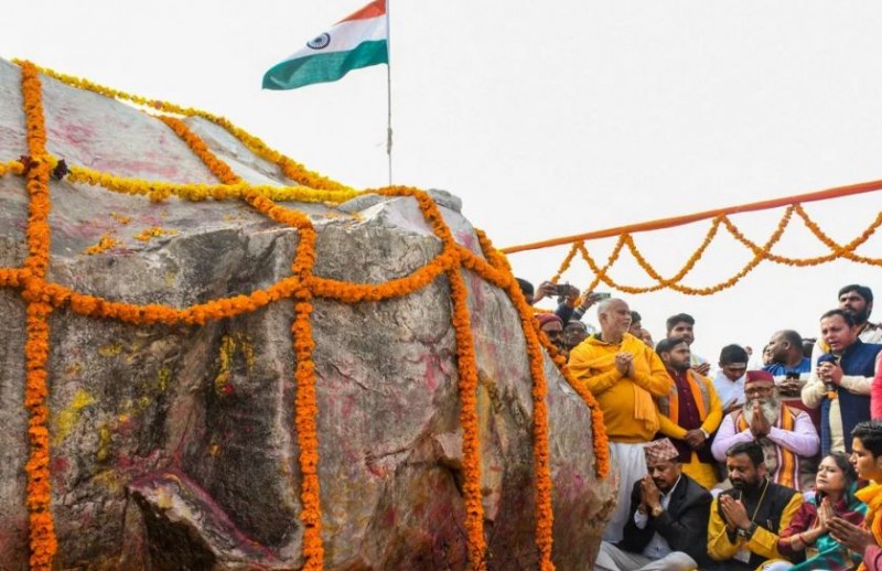 नेपाल के बाद अब कर्नाटक से अयोध्या आ रही विशाल शिला, बनेगी श्रीराम की प्रतिमा