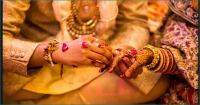 शादीशुदा लोगों को सरकार दे रही है 2.50 लाख रुपए, जानिए जरुरी दस्तावेज और कैसे करना है आवेदन