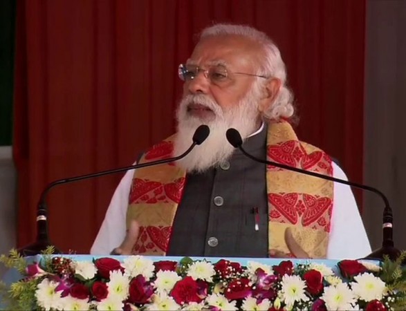 PM Modi addressing a rally in Assam says 'Congress is with those who wipe out tea identity...'