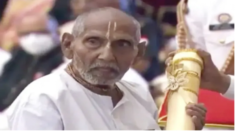 Kashi's 125-year-old yoga guru got Padma Shri, it is worth watching even at this age.. Video