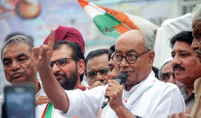 Madhya Pradesh: Party is blaming Digvijay Singh for losing power