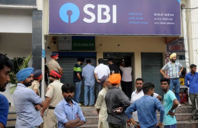 Last chance to get job in SBI, apply soon