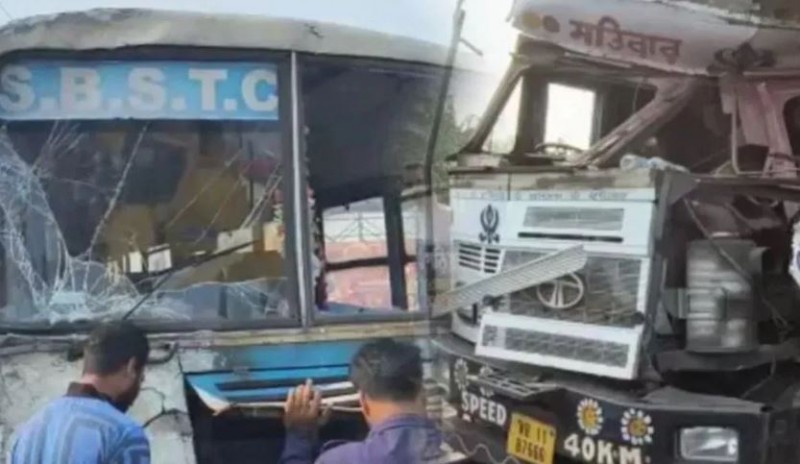 बंगाल में भीषण सड़क हादसा, बस और तेल टैंकर की टक्कर में 27 घायल