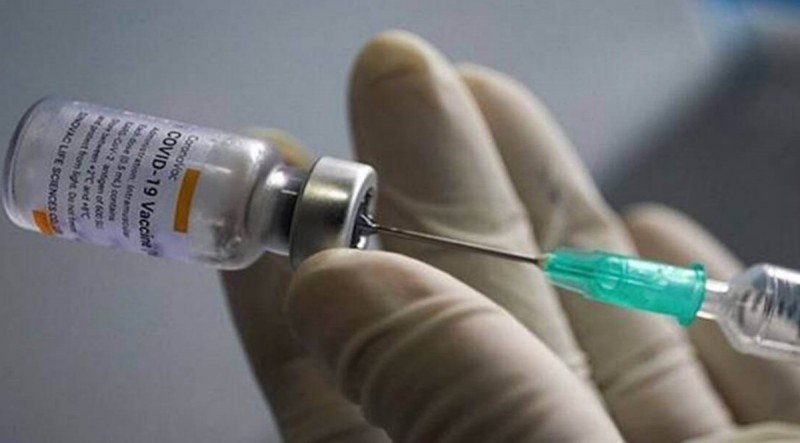 4 girl students fainted one after the other as soon as they took the corona vaccine, panic
