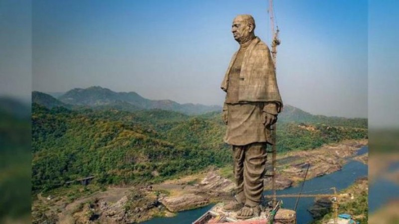 'Ban' on playing Holi due to Corona, so why did 'Statue of Unity' open that day?