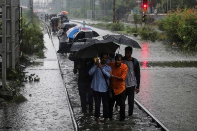 बिहार के कई जिलों में तेज आंधी-तूफान के साथ हुई बारिश, पांच लोगों की मौत