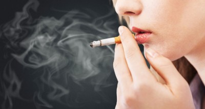 क्या धूम्रपान करने वालों को ज्यादा है 'कोरोना' का खतरा ? देखें ये रिपोर्ट