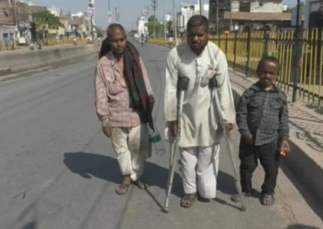 A handicapped man walks 500 kms to reach home during lockdown