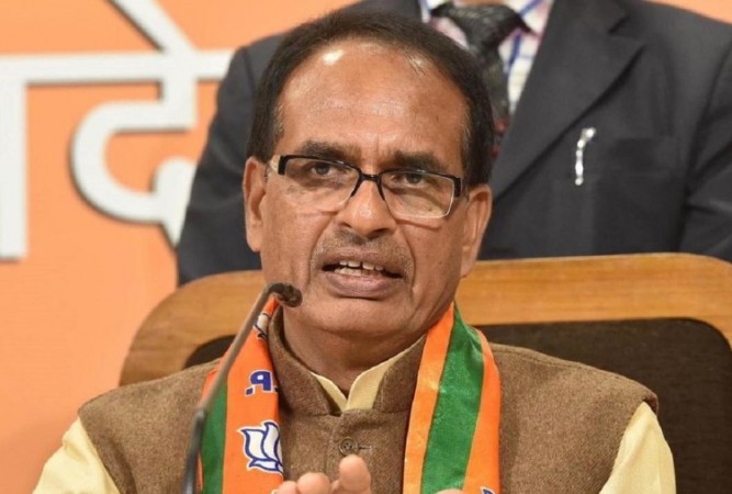 CM Shivraj comes on streets of Bhopal amid lockdown for the safety of people