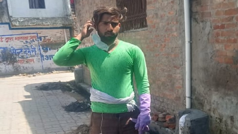 लॉकडाउन: काम पर जा रहे सफाईकर्मी को पुलिस ने पीटा, काटा 1000 रुपए का चालान