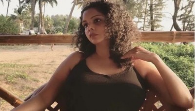 Rana Ayyub stopped at Mumbai airport... accused of 'cheating' by taking donations in name of Corona