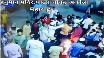 Maharashtra: Muslim mob attacked Hindu temple, pours water to douse the ritualistic fire