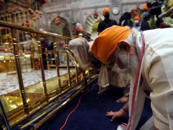 Guru Teg Bahadur's 400th Prakash Parv today, PM Modi offered prayer at Gurudwara Shish Ganj Sahib
