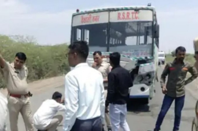राजस्थान: तेज रफ़्तार बस ने बाइक को मारी टक्कर, पति-पत्नी और बेटे की मौत