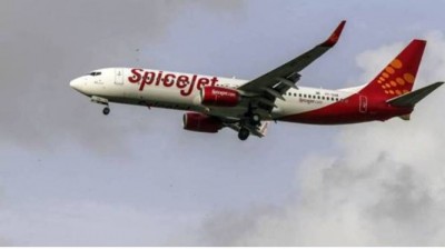 Spicejet flight from Mumbai to Durgapur gets entangled in storm, several passengers injured