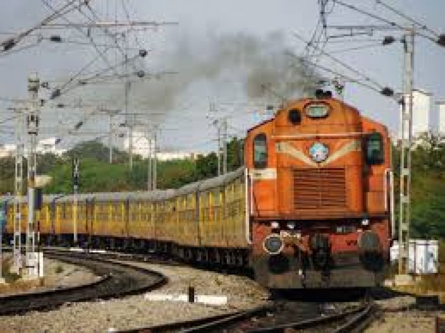 Railway transported 10 thousand workers and students to their homes