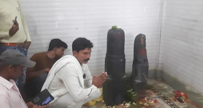 Huge Shivalinga came out during excavation of pond, history of this temple is 2600 years old