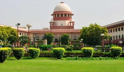 Supreme Court rejects EC's plea, says it can't ban media coverage