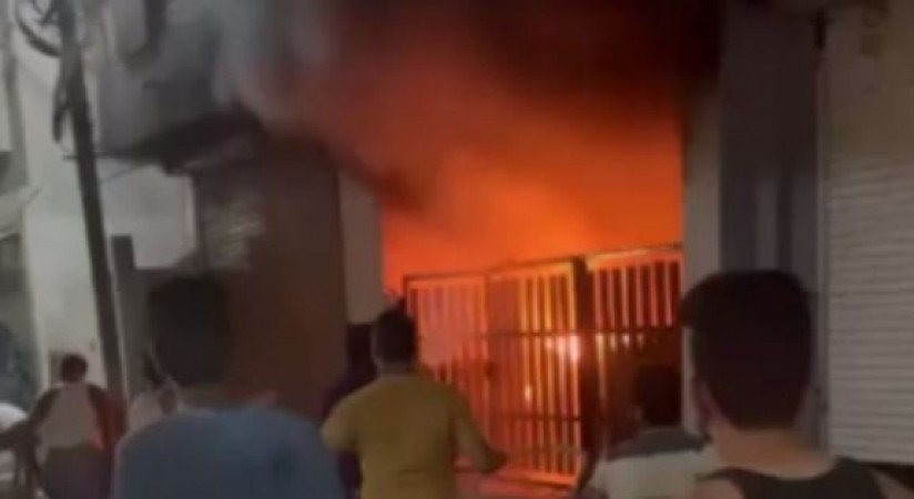 Big Breaking: इंदौर के तीन मंजिला इमारत में लगी आग, जिंदा जलकर मरे लोग