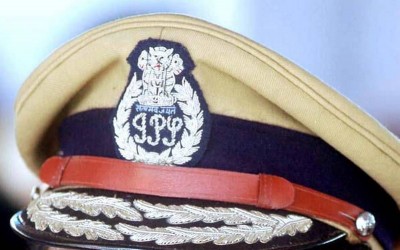 MP government transfers five IPS officers