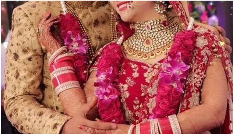 Two brides changed due to power cut, when lights came, everyone stunned