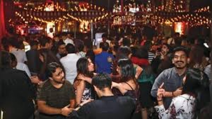 This state government allows restaurant, bars, pubs  to sell liquor amid lockdown