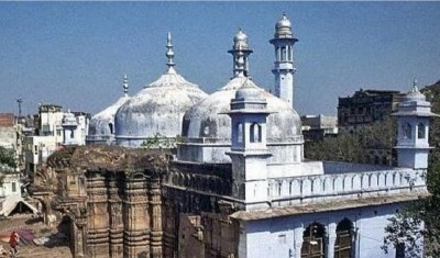 Gyanvapi mosque case: Rakhi Singh won't withdraw her plea, seeks to break mosque lock
