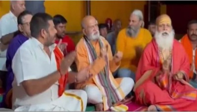 Hanuman Chalisa run in over 1000 temples in Karnataka to protest against Azan