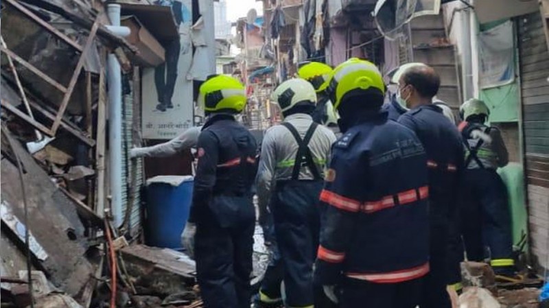 NDRF rescues 14 people in Mumbai