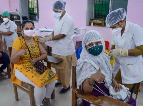 दिल्ली में वैक्सीन की किल्लत, 18+ लोगों को टीका लगाने के लिए 2 करोड़ डोज़ की जरुरत