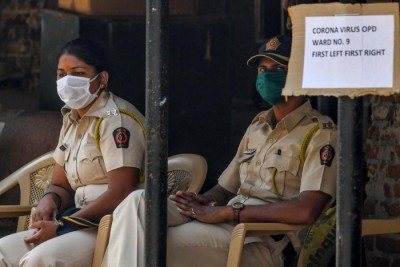 कोरोना से हारे जिंदगी की जंग, मुंबई में चौथे पुलिसकर्मी ने गँवाई जान