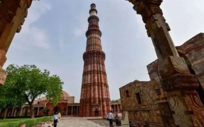 'क़ुतुब मीनार नहीं वो विष्णु स्तंभ है...', दिल्ली में जुटे हिन्दू संगठनों के कार्यकर्ता, किया हनुमान चालीसा का पाठ
