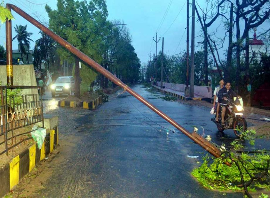 आसान तूफान से हुई तबाही की तस्वीरें देख दहल उठेगा आपका दिल