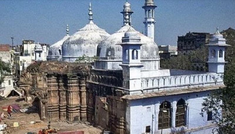 'ज्ञानवापी मस्जिद की दीवार पर दिखा स्वास्तिक और ब्रह्माजी का कमल', सर्वे में हुआ बड़ा खुलासा