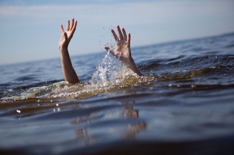 नहाने के लिए यमुना नदी में उतरे थे दो लोग डूबे, शव लापता