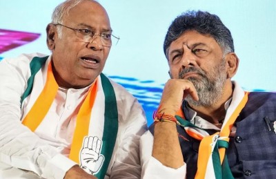 कर्नाटक चुनाव: विधायकों की घेराबंदी के लिए कांग्रेस ने बनाया मास्टरप्लान, खरगे-शिवकुमार खुद संभाल रहे कमान