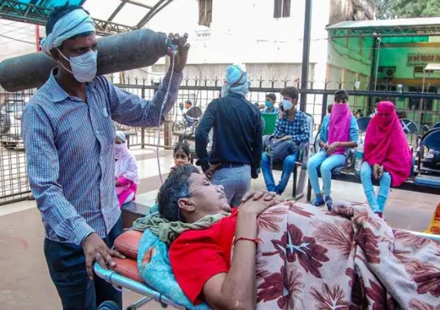India Corona updates: New corona cases fall marginally, but death toll still 4000