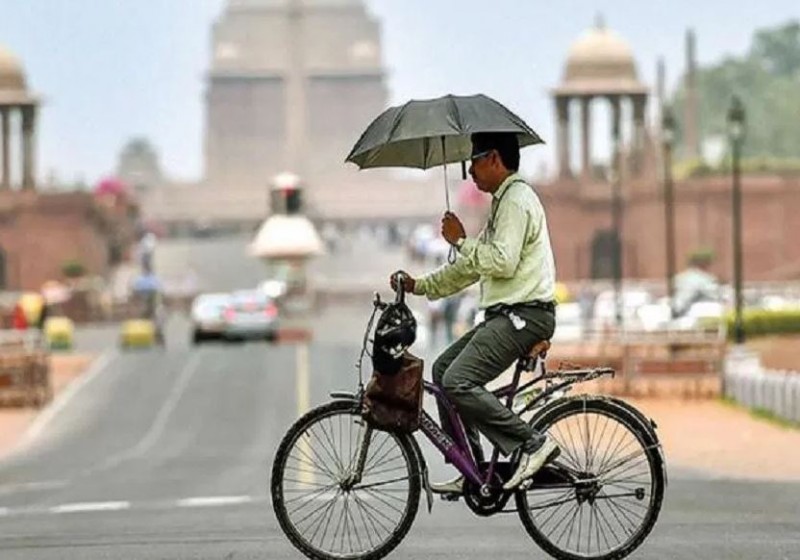 कहीं चिलचिलाती गर्मी, कहीं झमाझम बारिश.., जानिए भारत के विभिन्न राज्यों में कैसा रहेगा मौसम