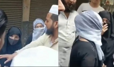 अपने ही धर्म की लड़कियों से भरे बाजार में मुस्लिमों ने की बदसलूकी, सामने आया VIDEO