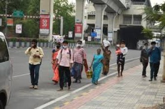 हैदराबाद के लिए अपनी गर्भवती पत्नी संग पैदल निकला प्रवासी, मिली कामयाबी