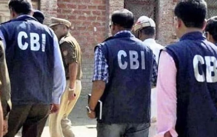 जासूसी के आरोप में CBI ने फ्रीलांस जर्नलिस्ट विवेक रघुवंशी के खिलाफ दर्ज की FIR