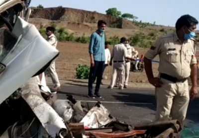 Two major road accidents in Madhya Pradesh, 5 workers died in UP, 12 badly injured