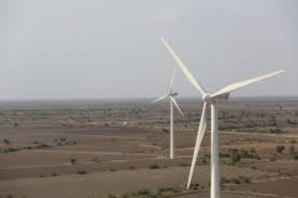 Lockdown heels nature, Windmills of Dewas started to be seen from 45 km away