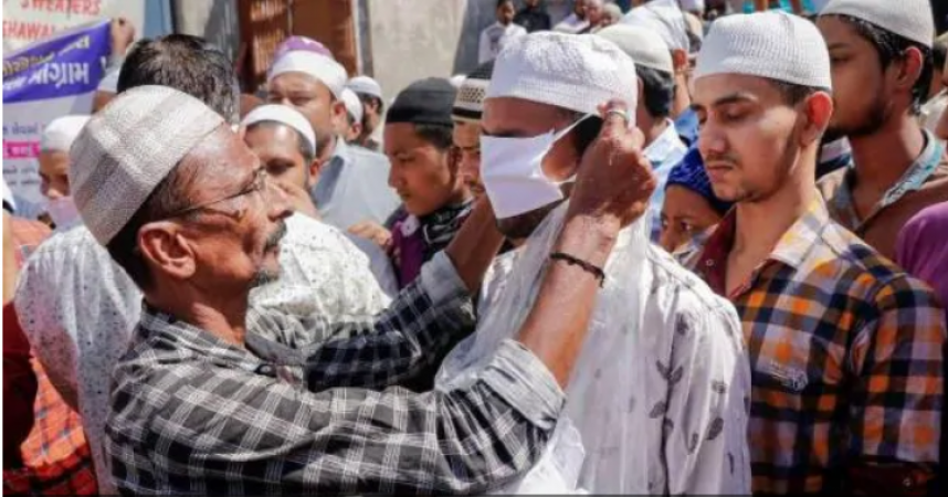 भाजपा नेता की मांग - ईद पर PPE किट पहनकर नमाज़ पढ़ने की इजाजत दे सरकार