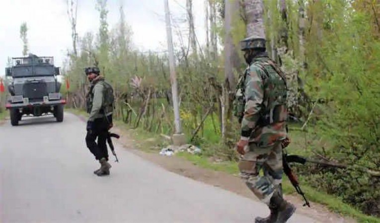 जम्मू कश्मीर में सुरक्षाबलों और आतंकियों के बीच मुठभेड़, एक जवान घायल