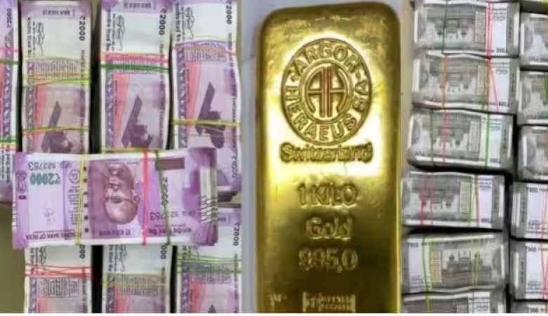 Rs 2,000 notes demonetised, Rs 2.31 crore cash and 1 kg gold seized at 'Yojana Bhawan' in Rajasthan