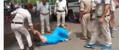 MP VIDEO: महिला पुलिसकर्मी ने की हैवानियत की हदें पार, मास्क न लगाने पर महिला के बालों को पकड़कर घसीटा