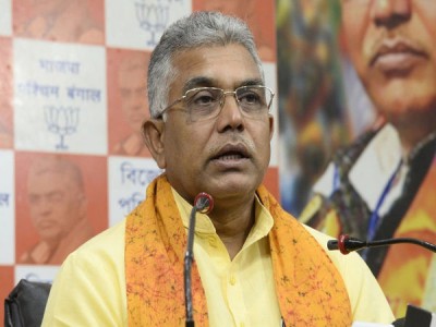 'Govt should send money directly into the account of the storm victims',  demands Bengal BJP President