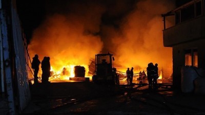 ​​हरियाणा : इस शहर के दो कारखाने में लगी भीषण आग